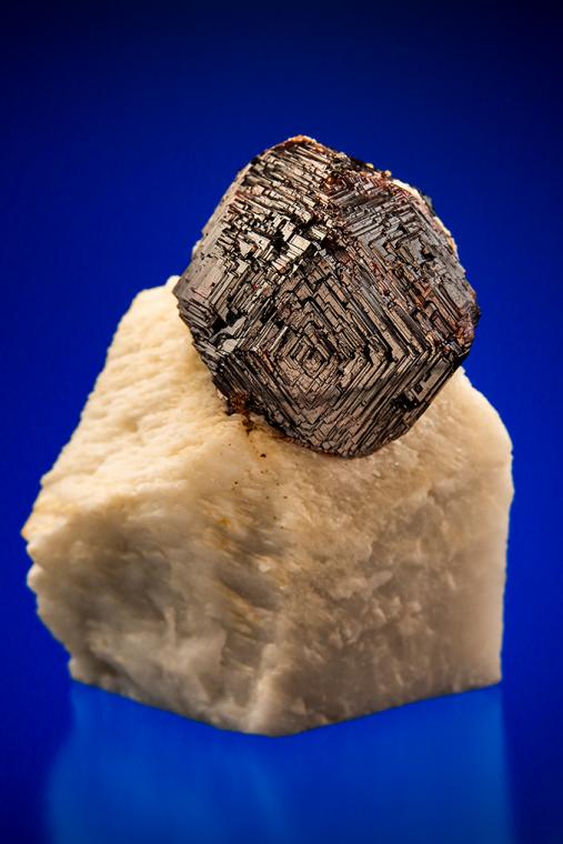 Garnet on MICROCLINE